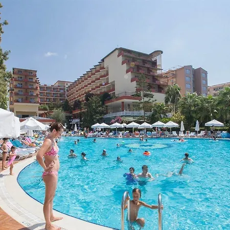 Hotel Holiday Park Resort 5*