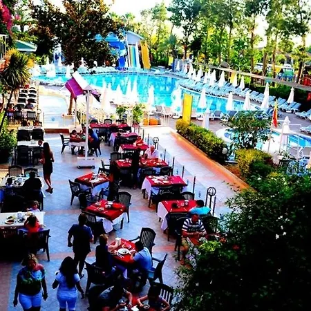 Hotel Holiday Park Resort