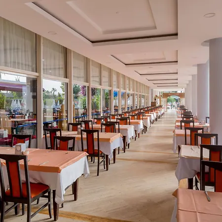 Holiday Park Resort Hotel